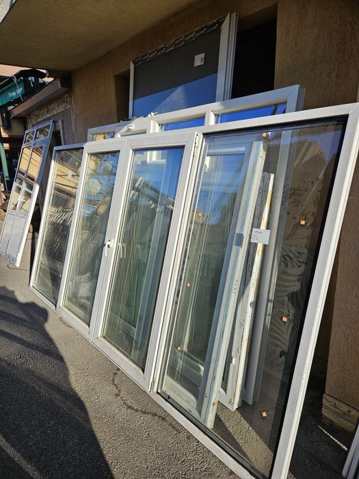 Пнц тераса с нови стъклопакети