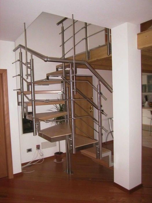SCARI METALICE Interioare - Exterioare / Balustrade INOX si Metalice