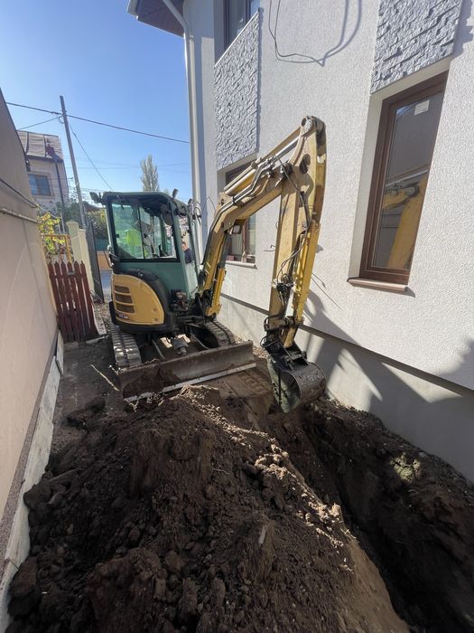 Inchiriez Miniexcavator Bobcat