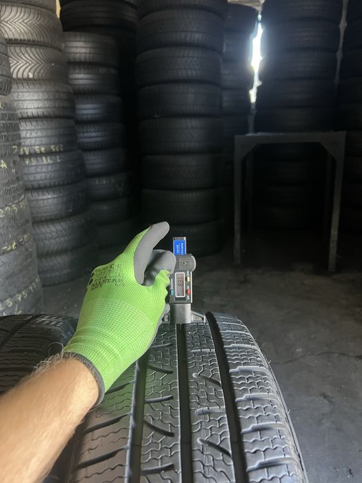 2 anvelope iarna 205/65/16C Pirelli 8 mm!