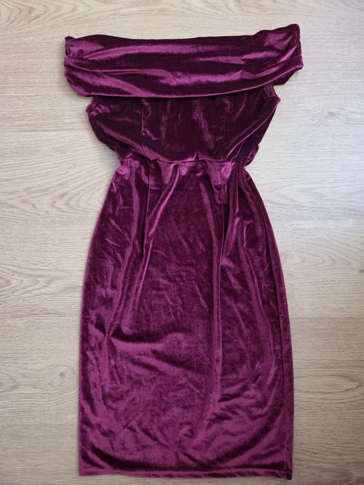 Rochie de catifea cu umerii goi, marimea S/M nou