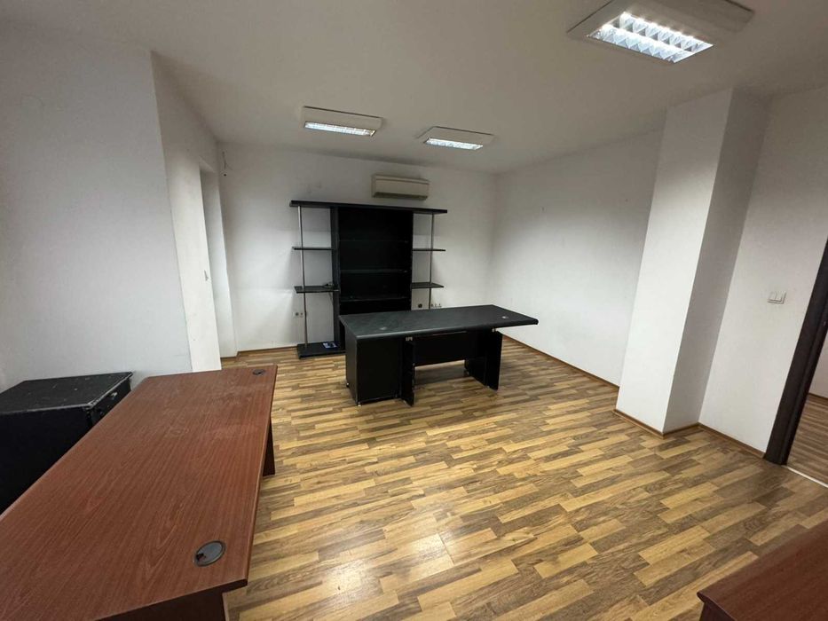 Продава се Офис в Варна, ЖП Гара - 170 кв.м за 6 €/кв.м - Снимка #6