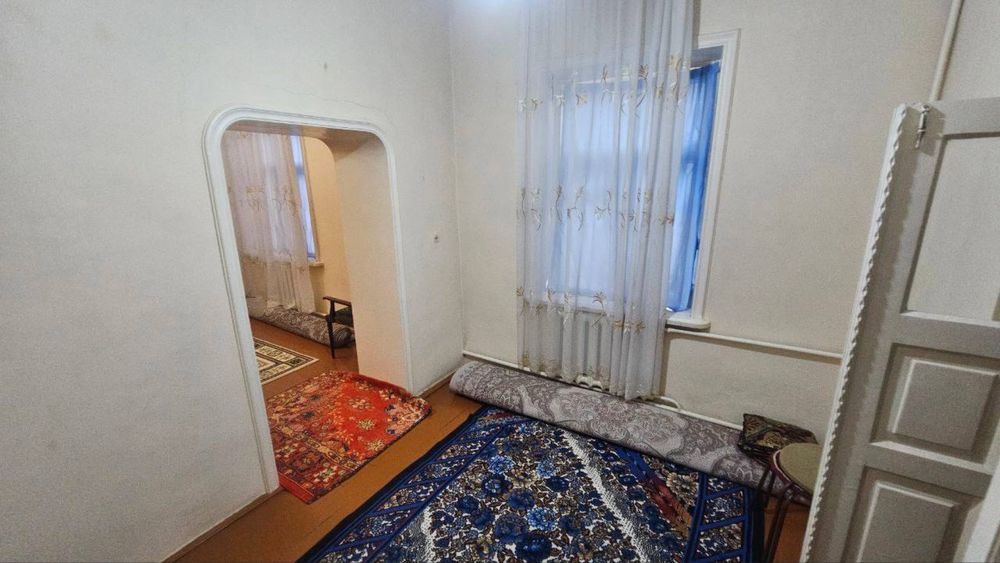 Xovli sotiladi 5 sotoq. 11ta xona. Erkin savdo