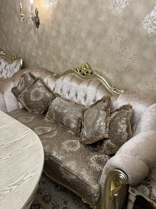 Mehmonxona uchun yumshoq mebel