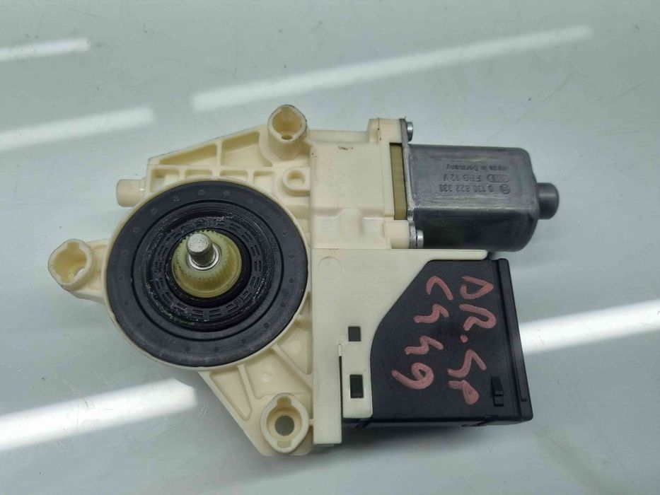 Motoras geam dreapta spate Renault Megane 3 (B95) [Fabr 2008-2016]