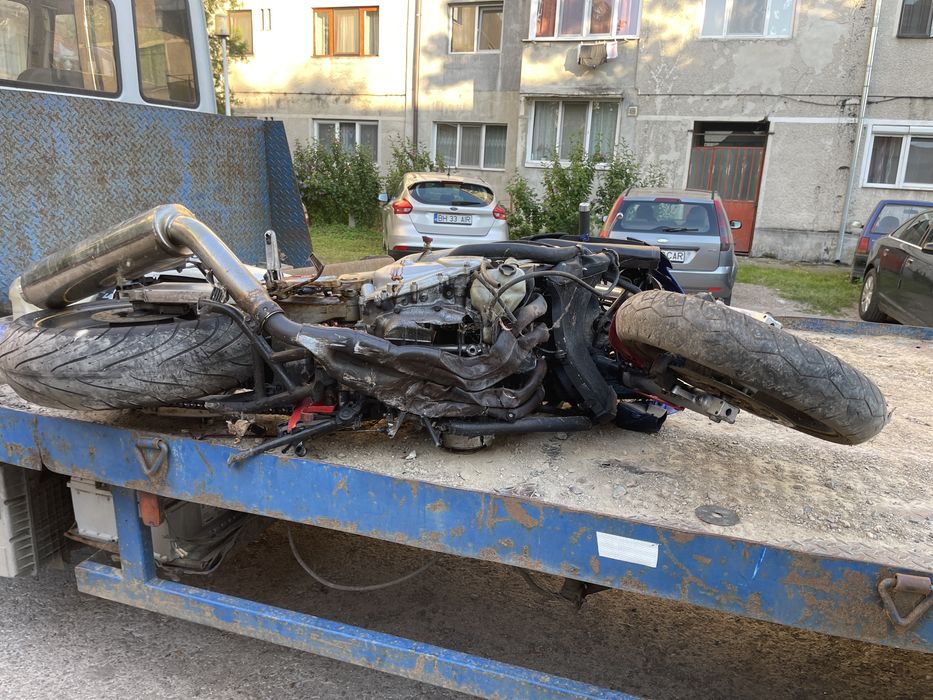 Honda cbr 600 f4 avariat