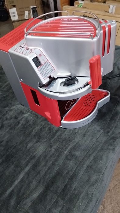 Aparat de cafea cu plicuri de la lavazza