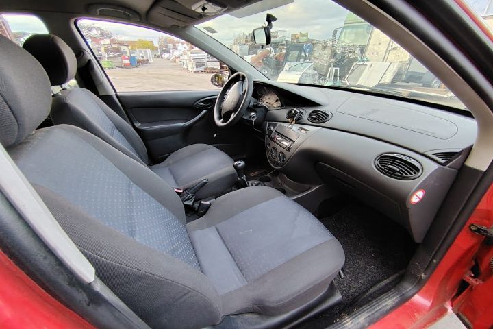 Oglinda dreapta Ford Focus 2004 1.4 MT (75 hp)