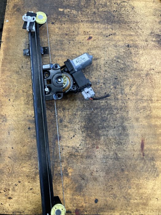 Fiat ducato 2012г десен стъклоповдигач с машинка ел стъкло