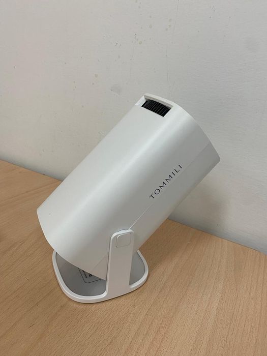 Современный проектор для дома и офиса