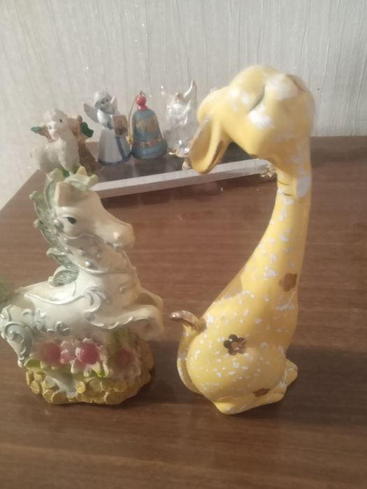 Продаю "Зоопарк"статуэточный