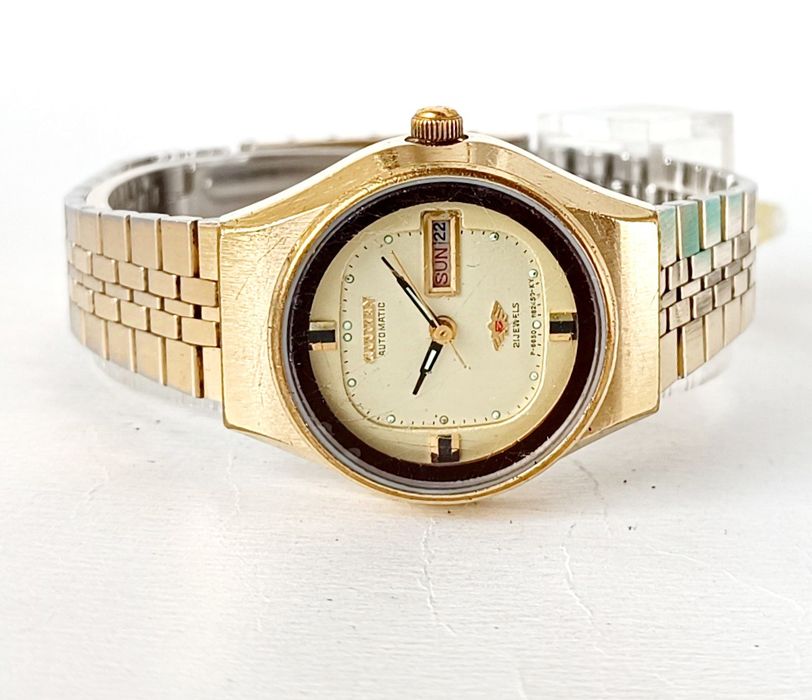CITIZEN automatic -оригинален дамски часовник с възможност и за ръчно навиване, работещ