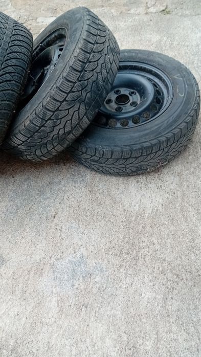 Cauciucuri de iarnă cu jante de metal