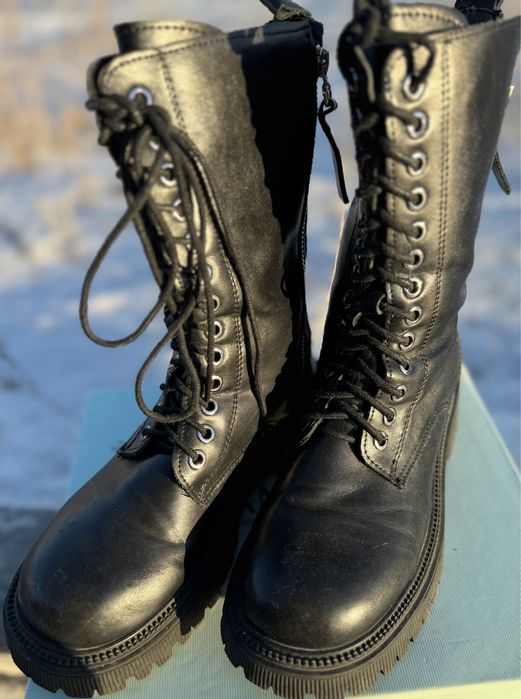 Продам ботинки