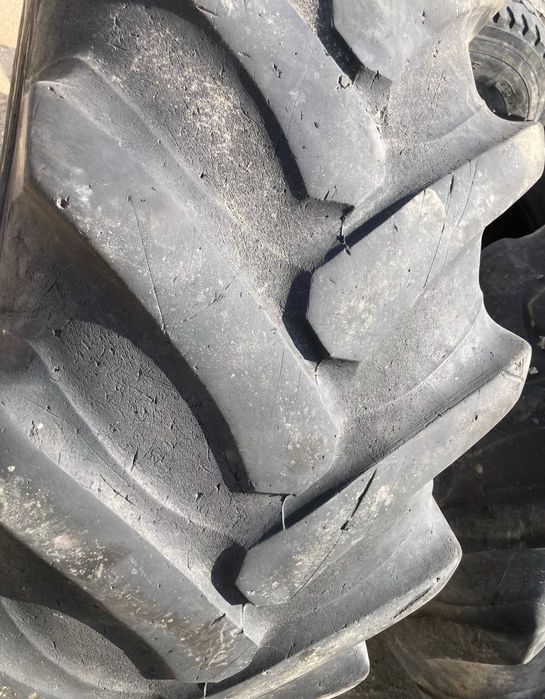 Гуми 16.9-24 (440/80-24) Alliance за багер, трактор, челен товарач