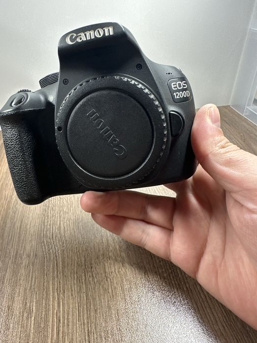 Canon EOS 1200D + EF-S 18-55mm – напълно работещ DSLR