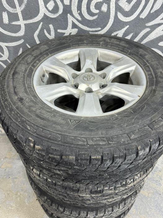 Продам диски с шинами 265/70/R17