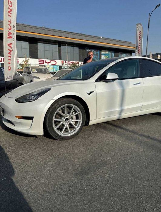 Срочно!!! продаётся машина электрокар Tesla modul 3 dual motor