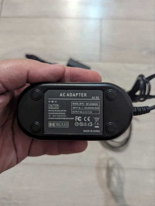 Фотоаппарат от розетки Canon LP-E6