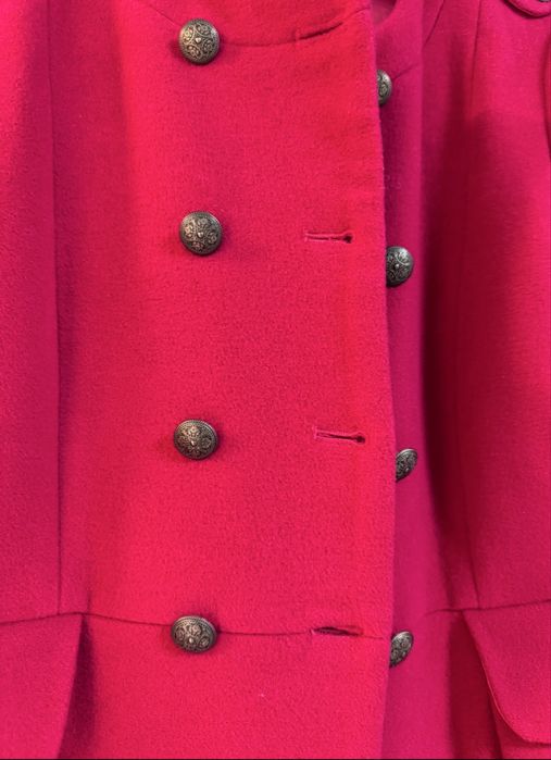 Палто в малинен цвят