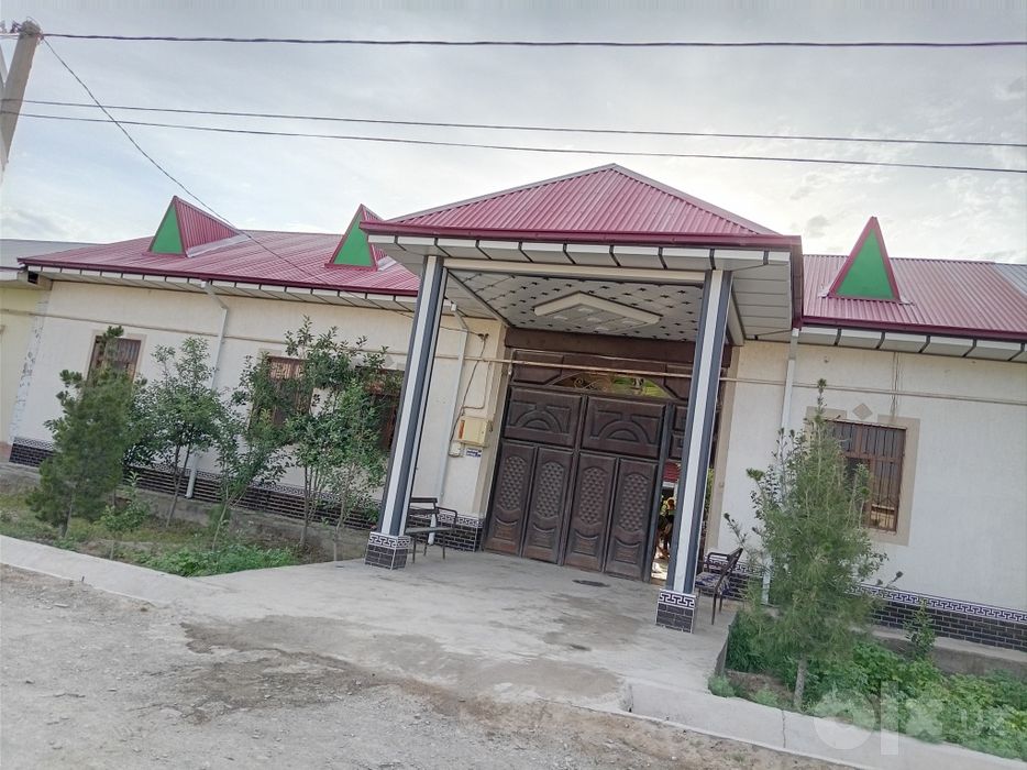 6 so'tiqli hovli