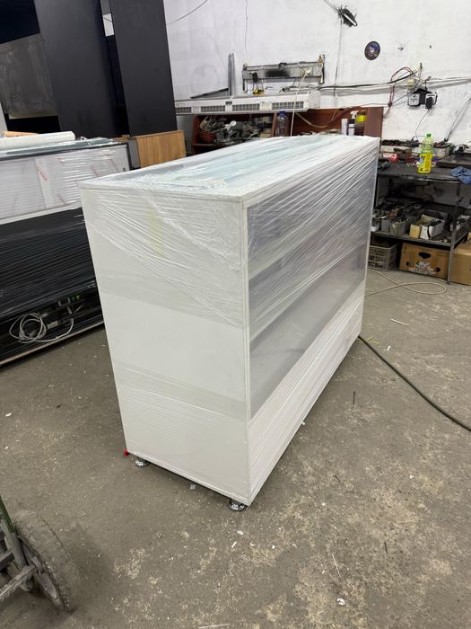 Витринный холодильник