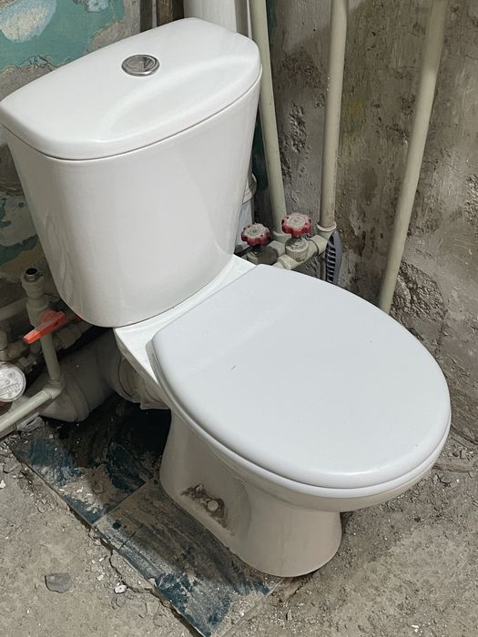 Продам межкомнатные двери, унитаз, ванна