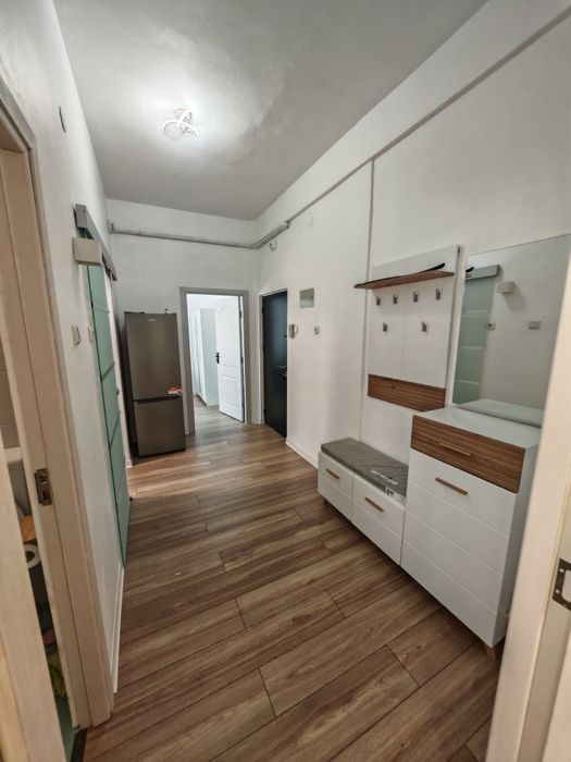 Inchiriez apartament 3 camere central