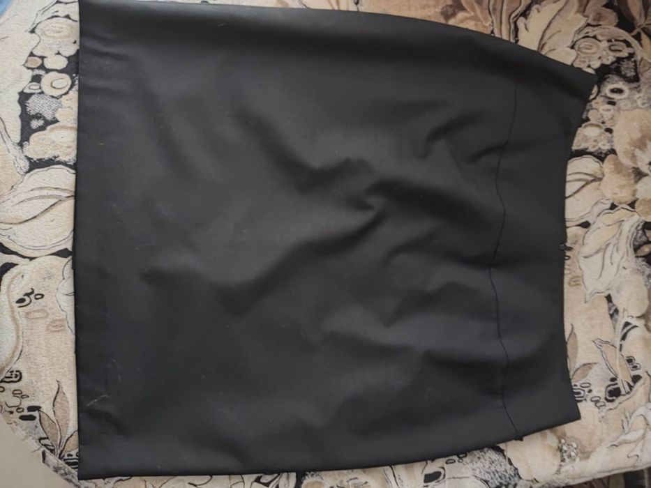 Нова черна права пола