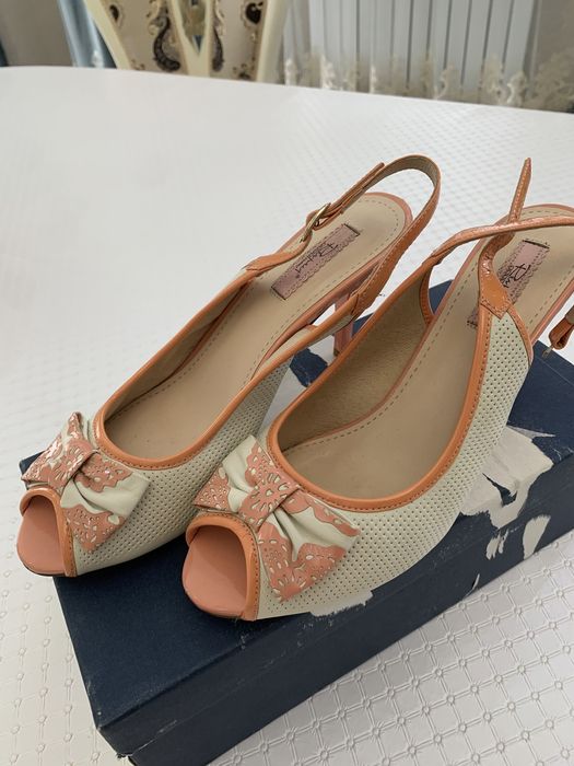 Продам б/у обувь