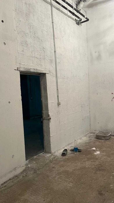 Помещения в паркинге для хранения.