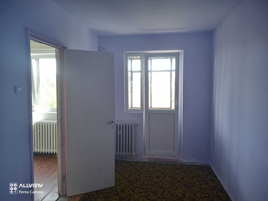 Inchiriez apartament doua camere Ploiesti , zona Vest.