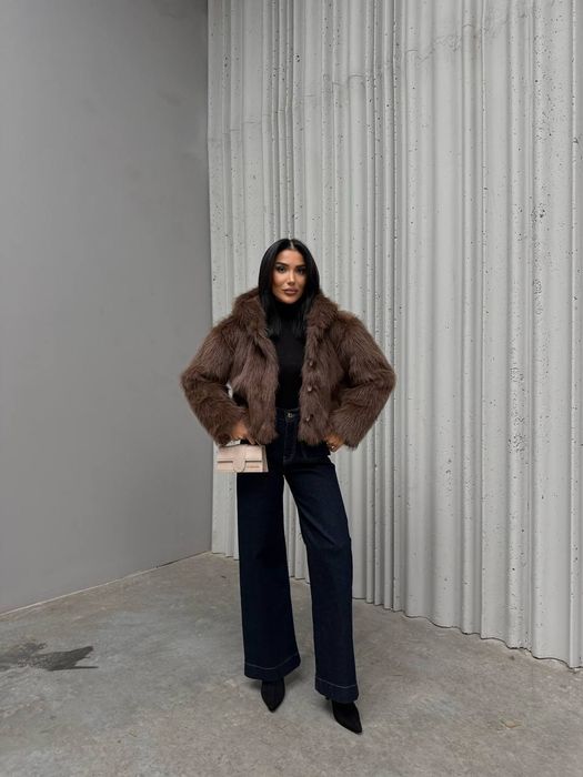 Готино палтенце от еко косъм налично в размер М  и L