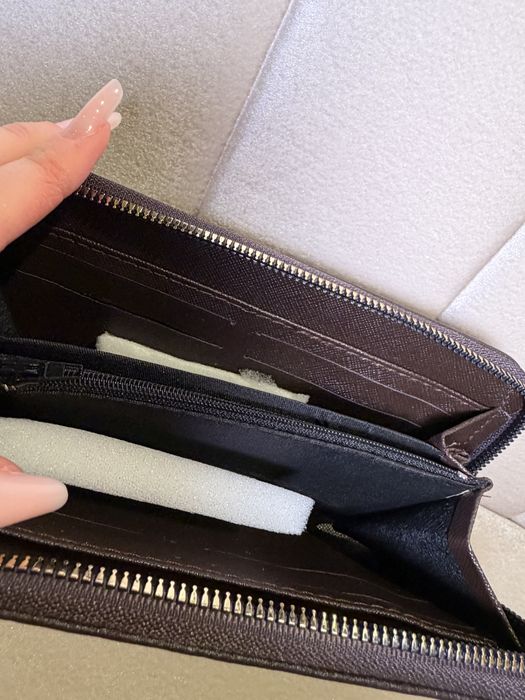 Portofel Yves Saint Laurent- negru-maro