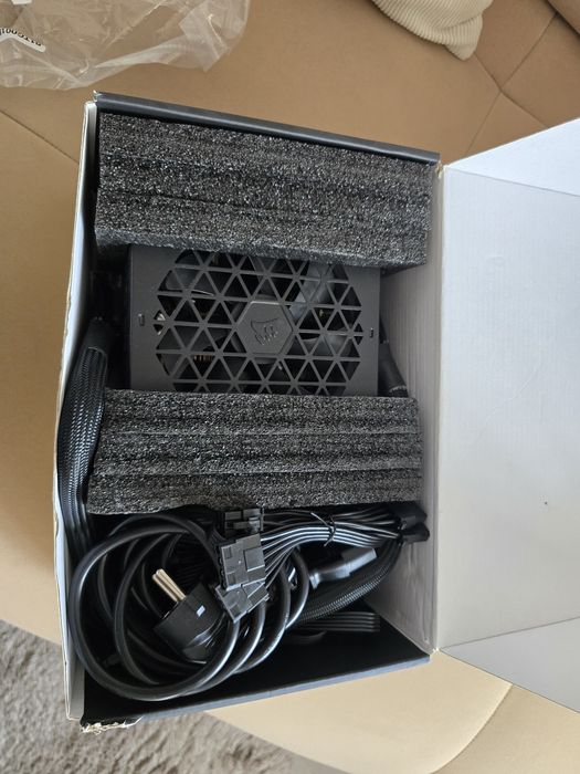 Модулно захранване Corsair RM750e