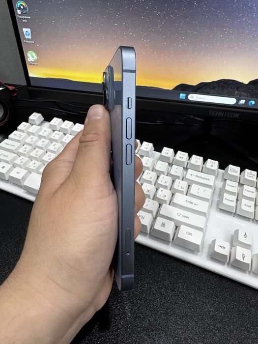 Продам айфон 14 128 гб