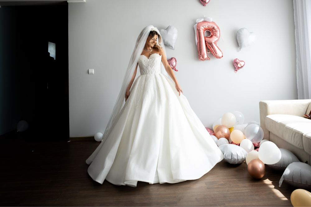 Vand rochie de mireasa model 2025