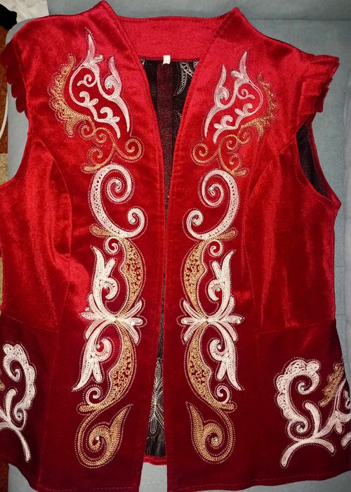 Продам камзол новый