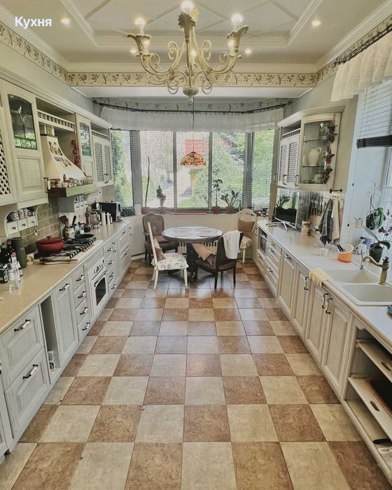 Дом 6-комн. 650-м2, район Феличиты