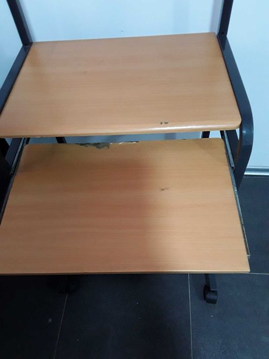 Бюро с надстройка