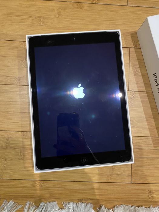 Продам  iPAD Air