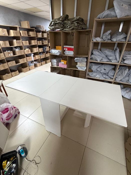 Продам стол книжка