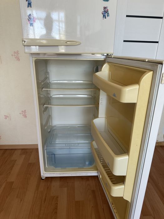 Продаем холодильник
