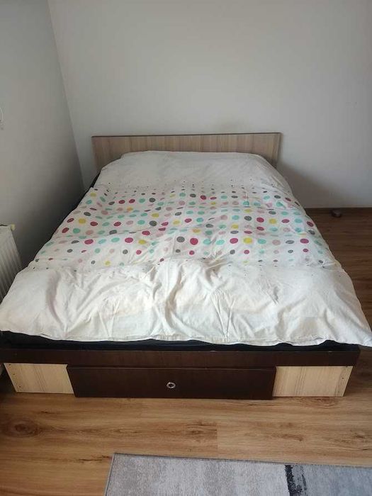 Dormitor cu dressing, pat si comoda