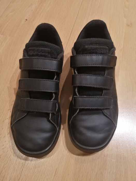 Продам детскую обувь