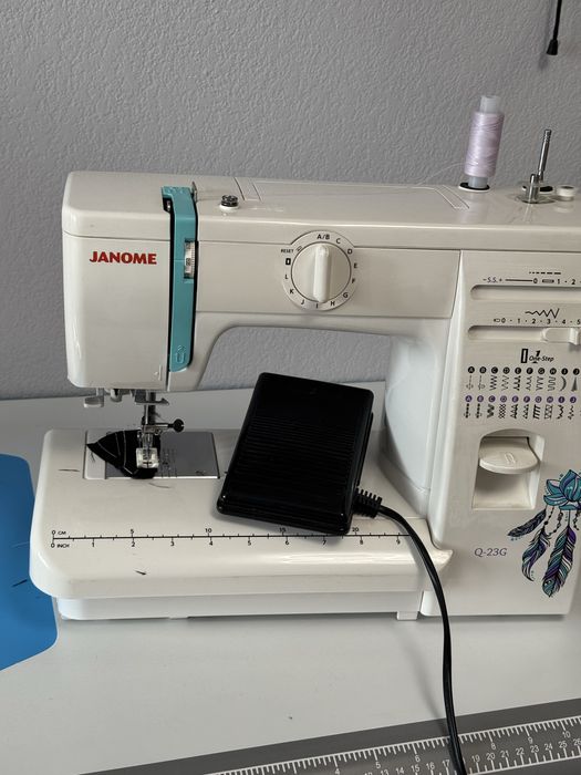 Продам Janome Q-23G
