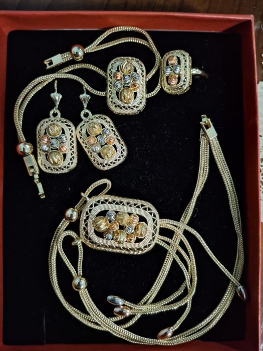 Premium kachestvadagi bijuteriya komplekt