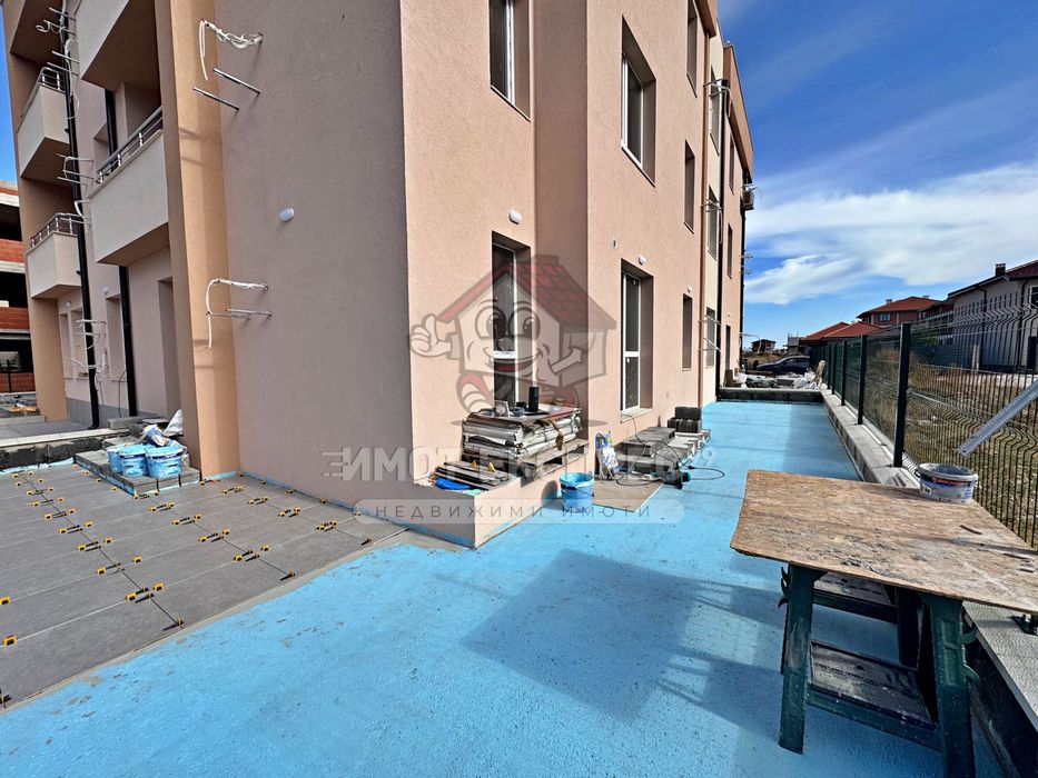 Тристаен апартамент, с двор, ново строителство, кв.Изток