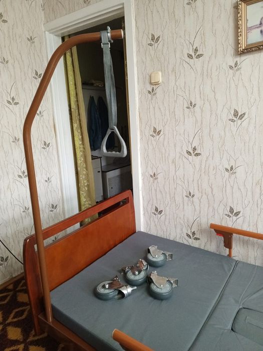 Медицинская кровать