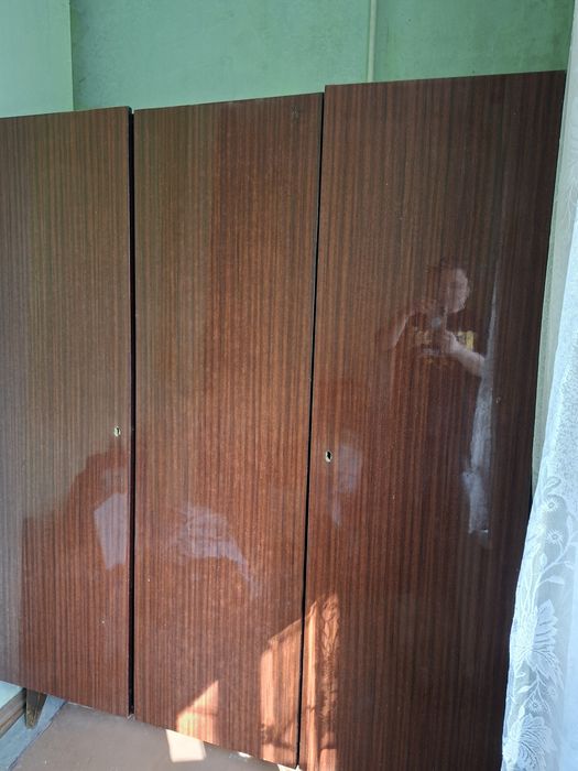 СРОЧНО! Продаётся шифоньер